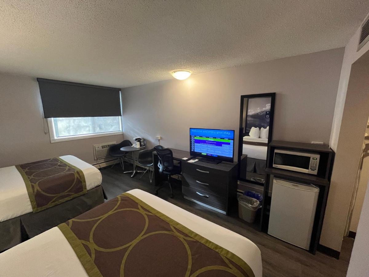 Super 8 By Wyndham Macleod Trail Calgary Hotel Kültér fotó